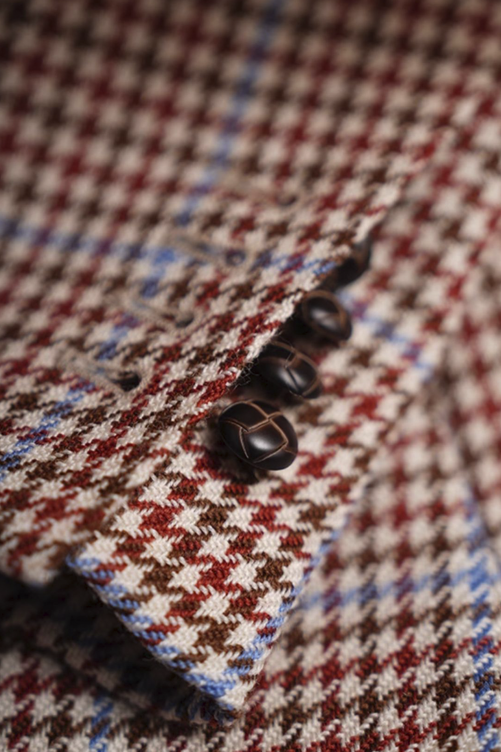 Lanifício FOX BROTHERS & CO - Blazer single breasted com lapela notched e botões capotão, 100% lã super 100'S com 18.75 µ - Padronagem