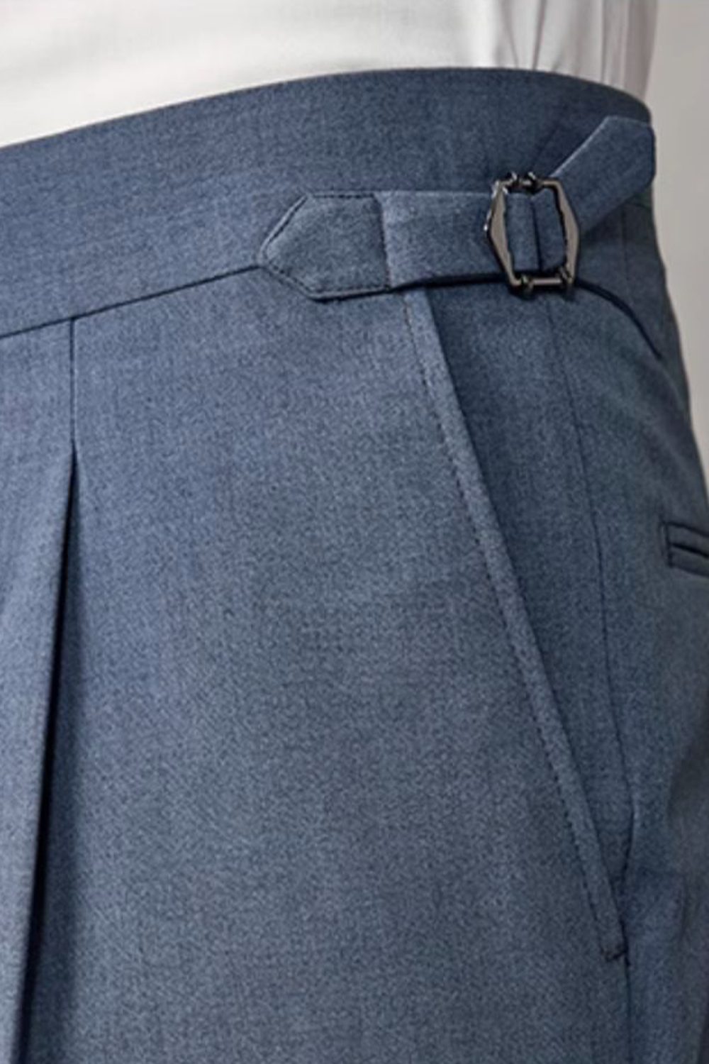 Costume single breasted em poliviscose e elastano, com lapela peak- Azul aço