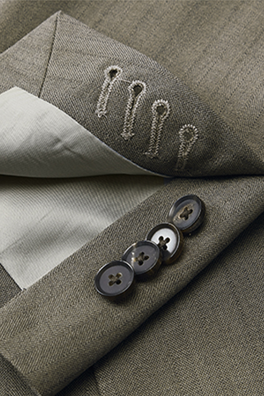 Costume double breasted 6x2, em polilã com elastano e lapela peak- Khaki Chá