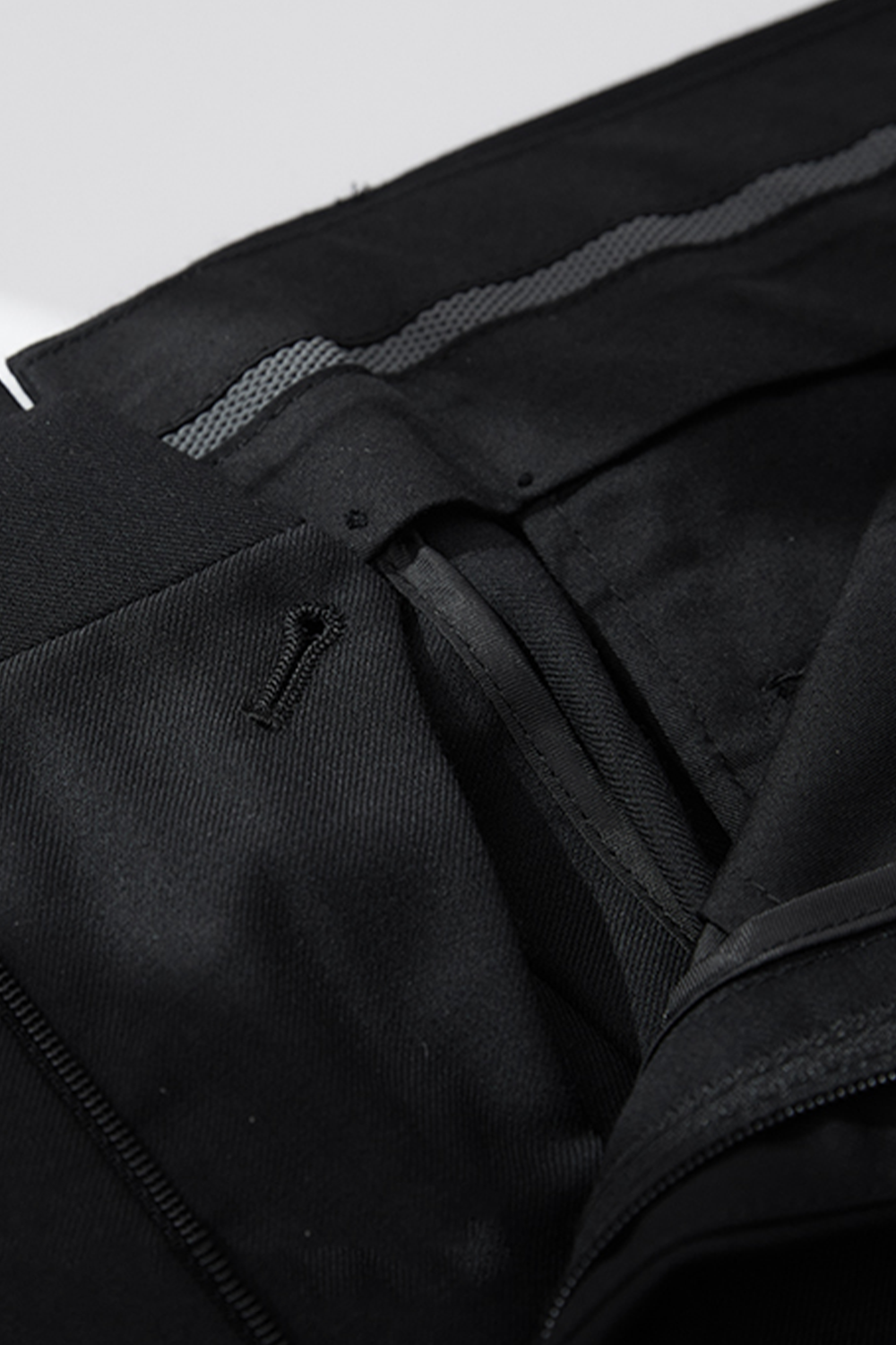 Calça em lã merino super 120's, 17.75µ, com ajuste lateral - Preta