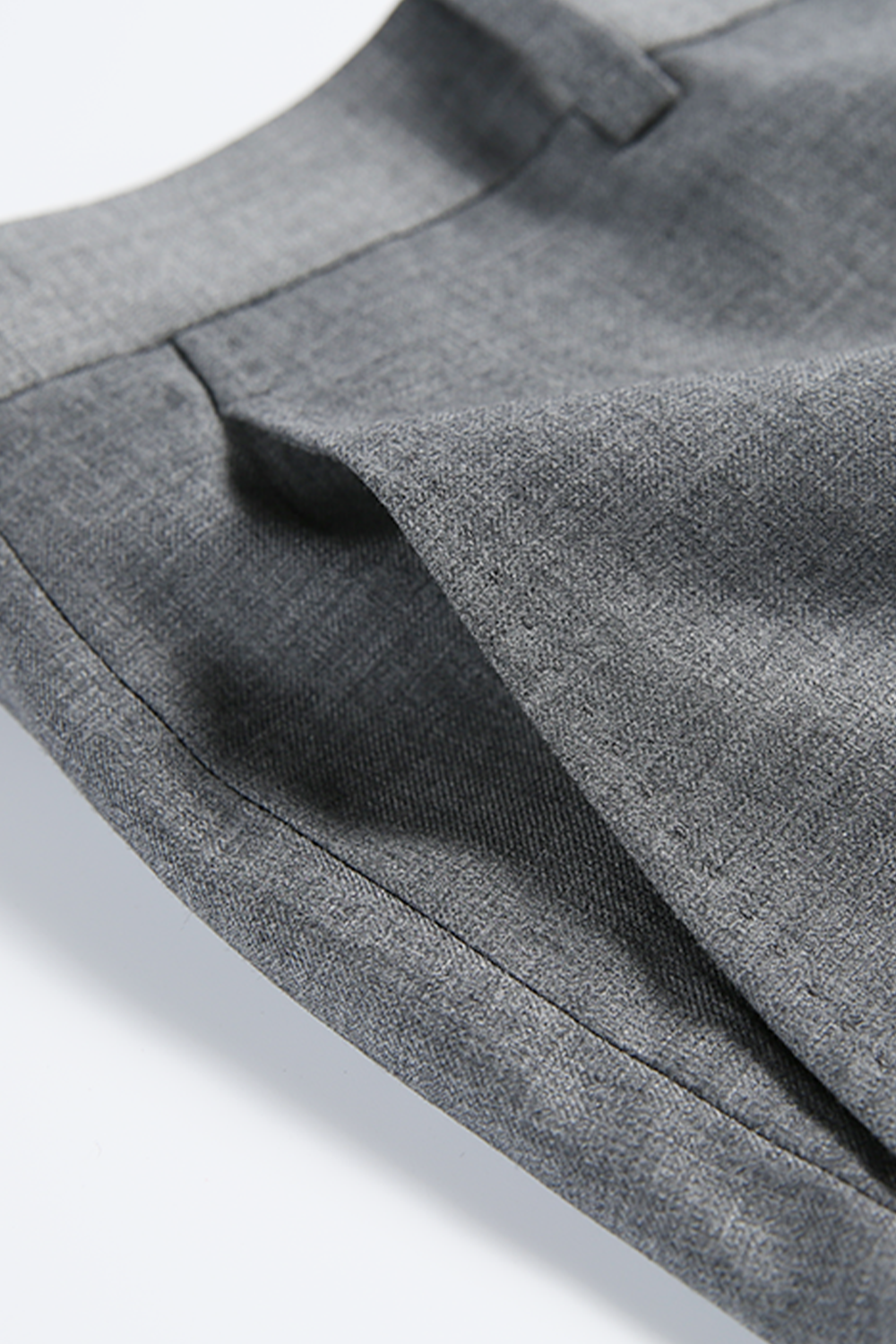 Calça de modelagem italiana, em lã super 130'S com 17.20 µ com cintura alta e passantes de cinto - Exalt Cinza