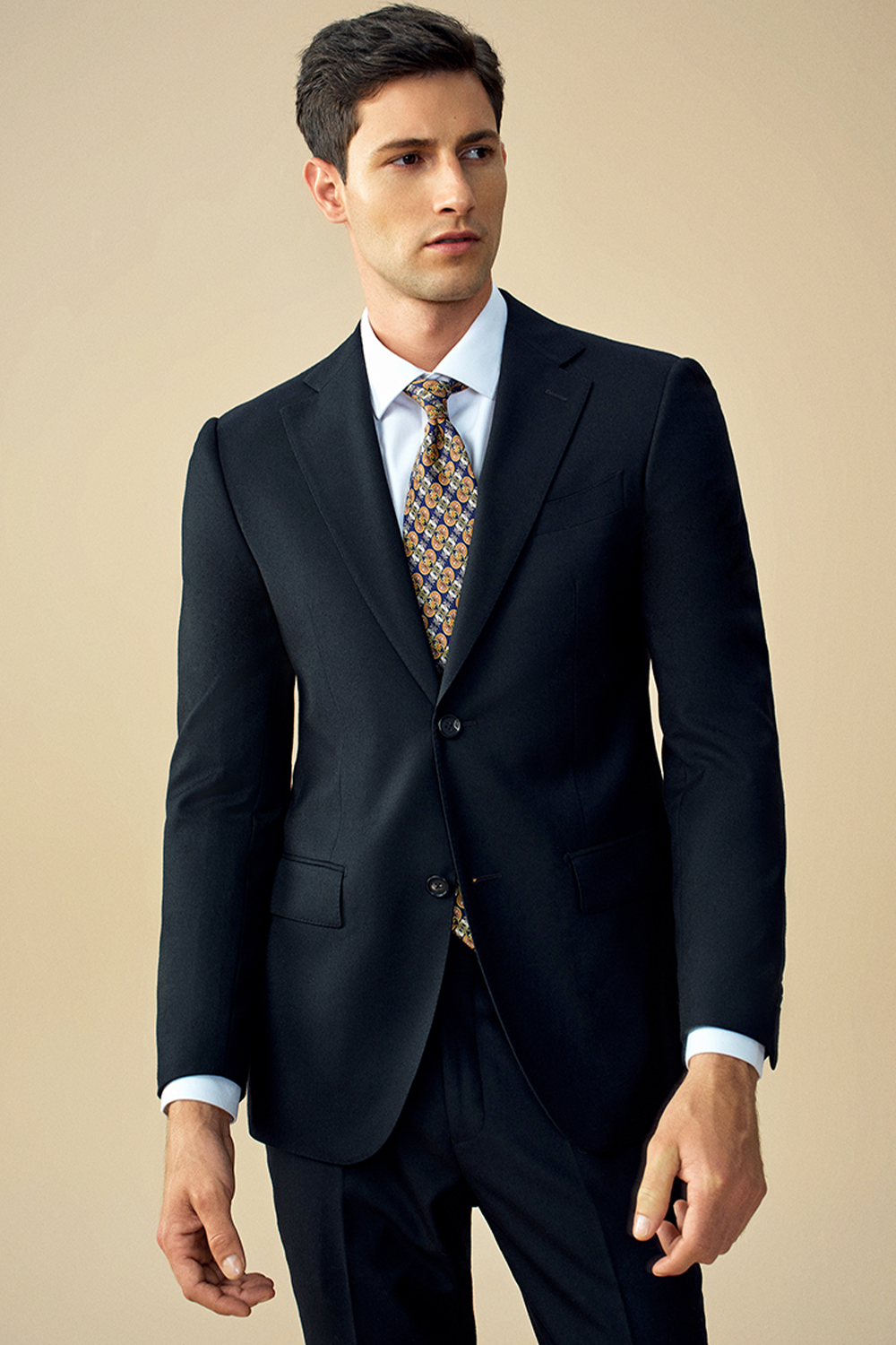 Costume single breasted, em lã tropical, com lapela notched - Preto