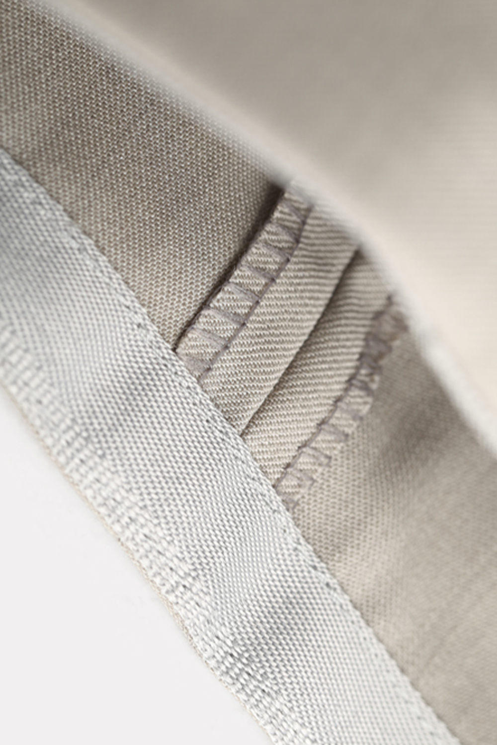Calça de modelagem italiana, em lã merino, 110's 18.25 micron - Khaki prata