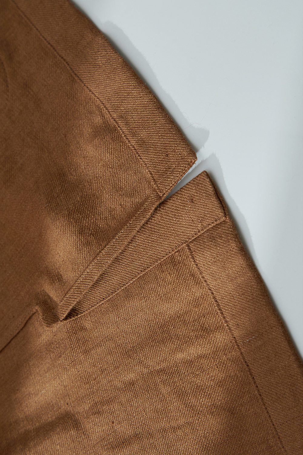 Safari Jacket desestruturado, com faixa 100% linho - Tabaco