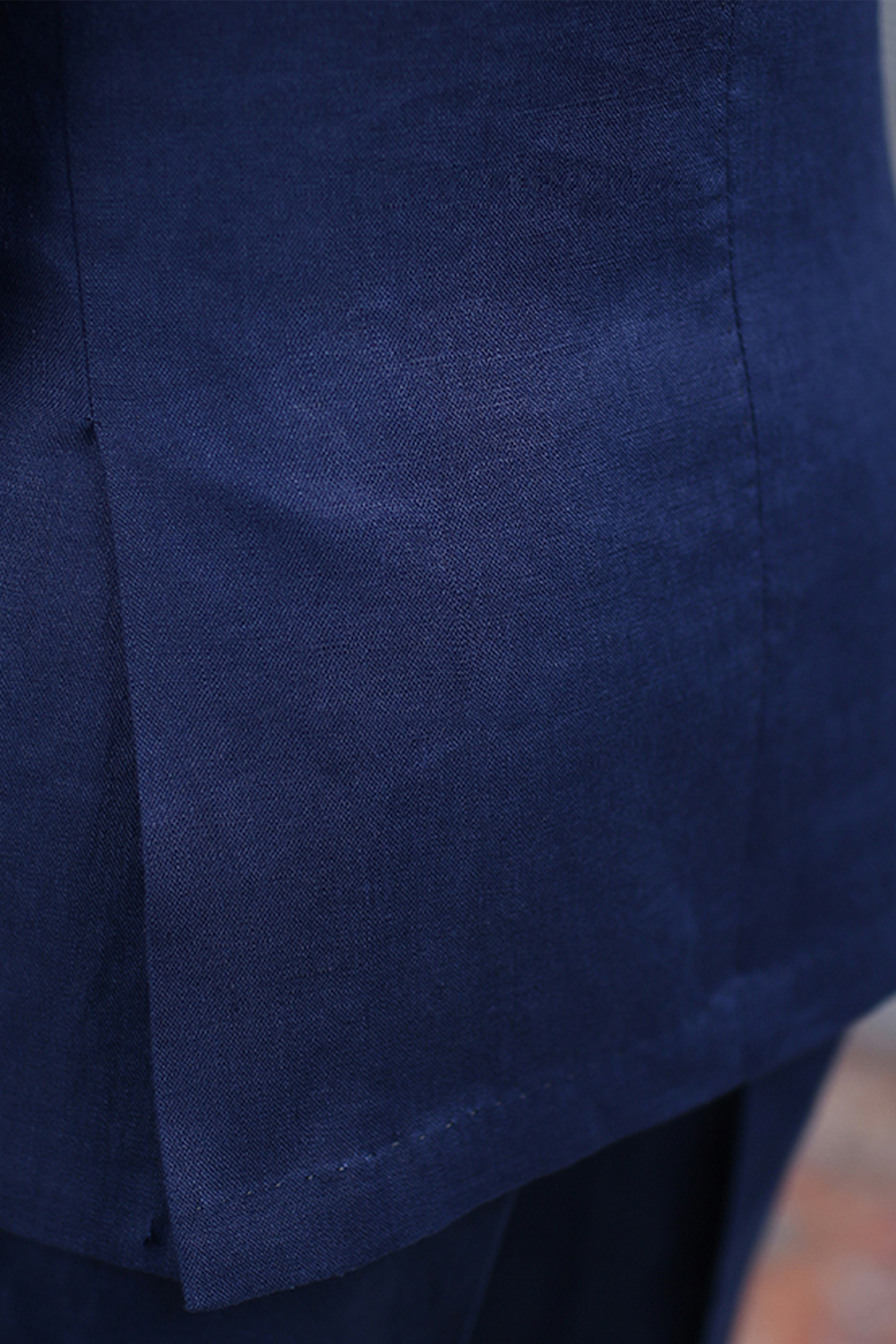 Blazer em linho, double breasted 6x2, com lapela peak large - Azul