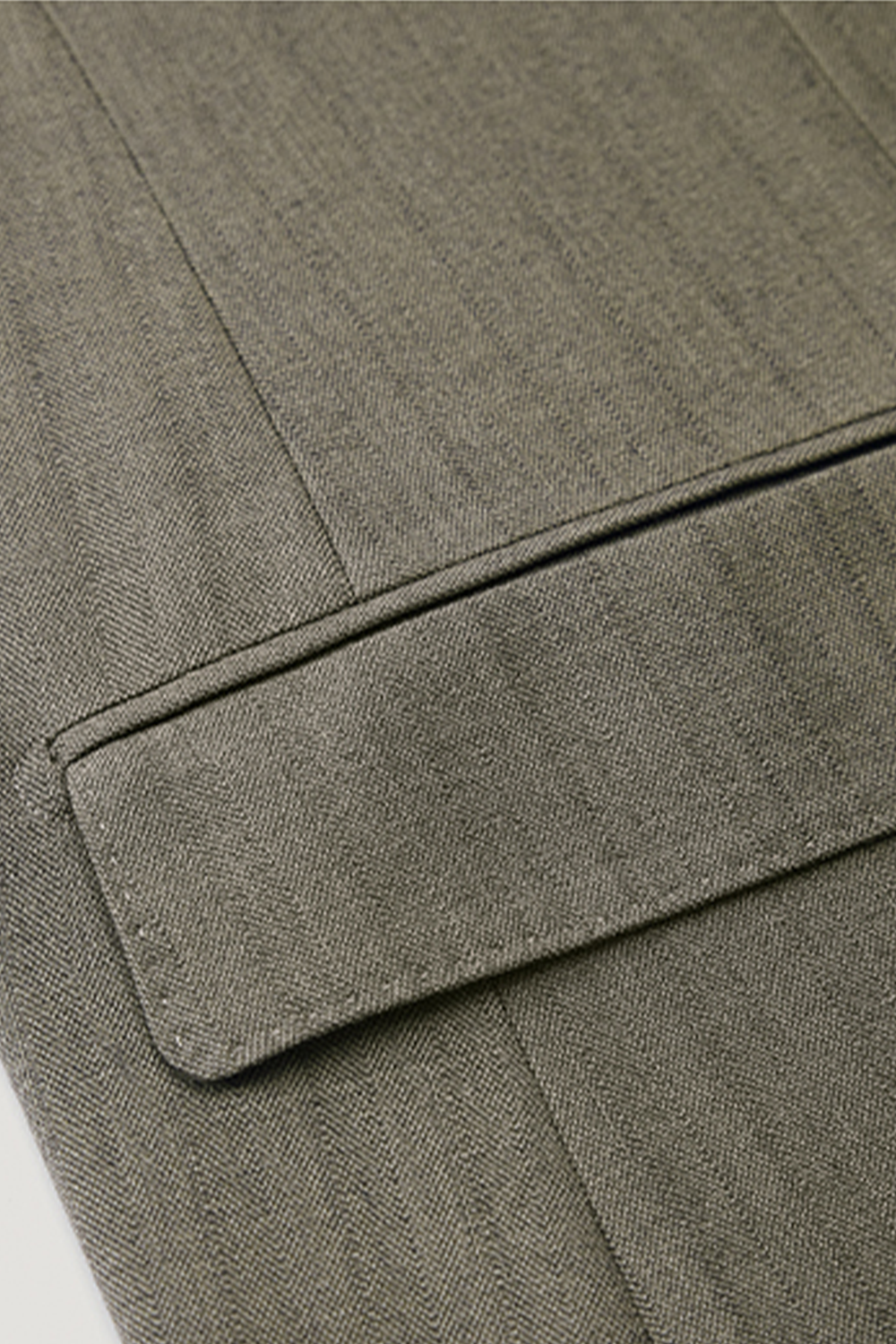 Costume double breasted 6x2, em polilã com elastano e lapela peak- Khaki Chá
