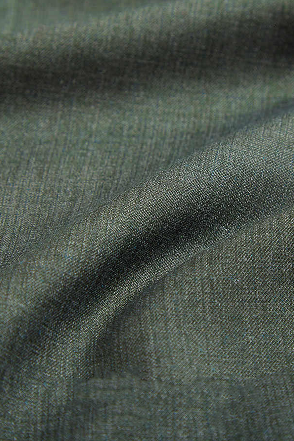 Calça em modelagem italiana, cintura média, com passantes para cinto - Verde