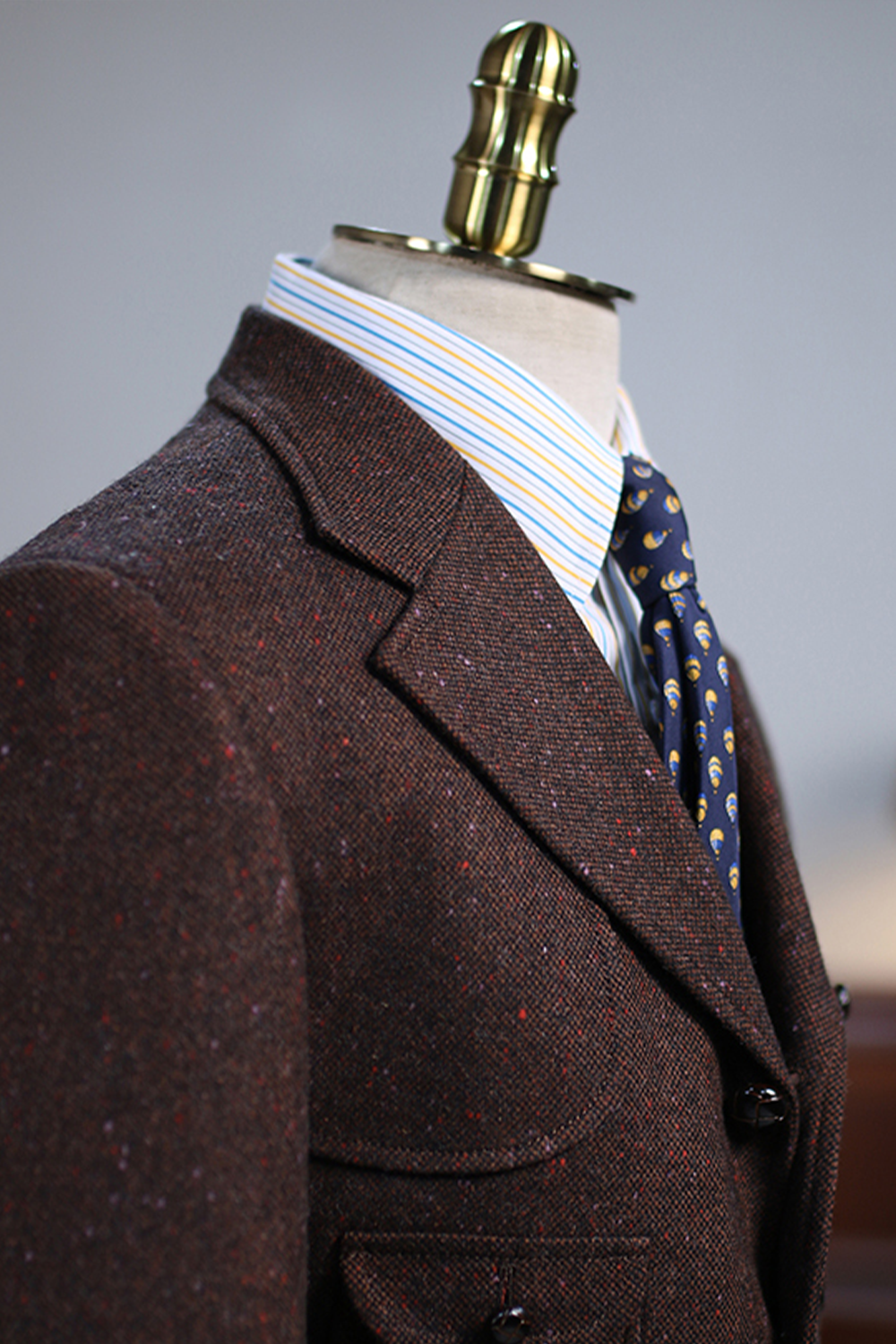 Safari Winter, em lã tweed, com forro bemberg rayon.