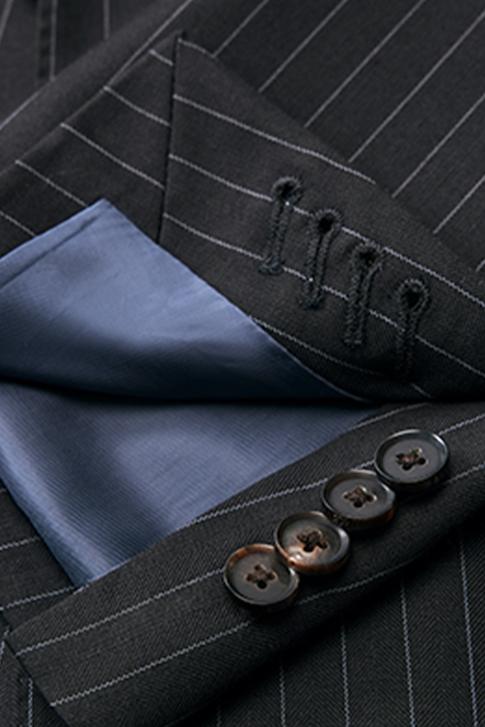 Costume double breasted 6x2, em polilã com lapela peak- Risca de giz preto
