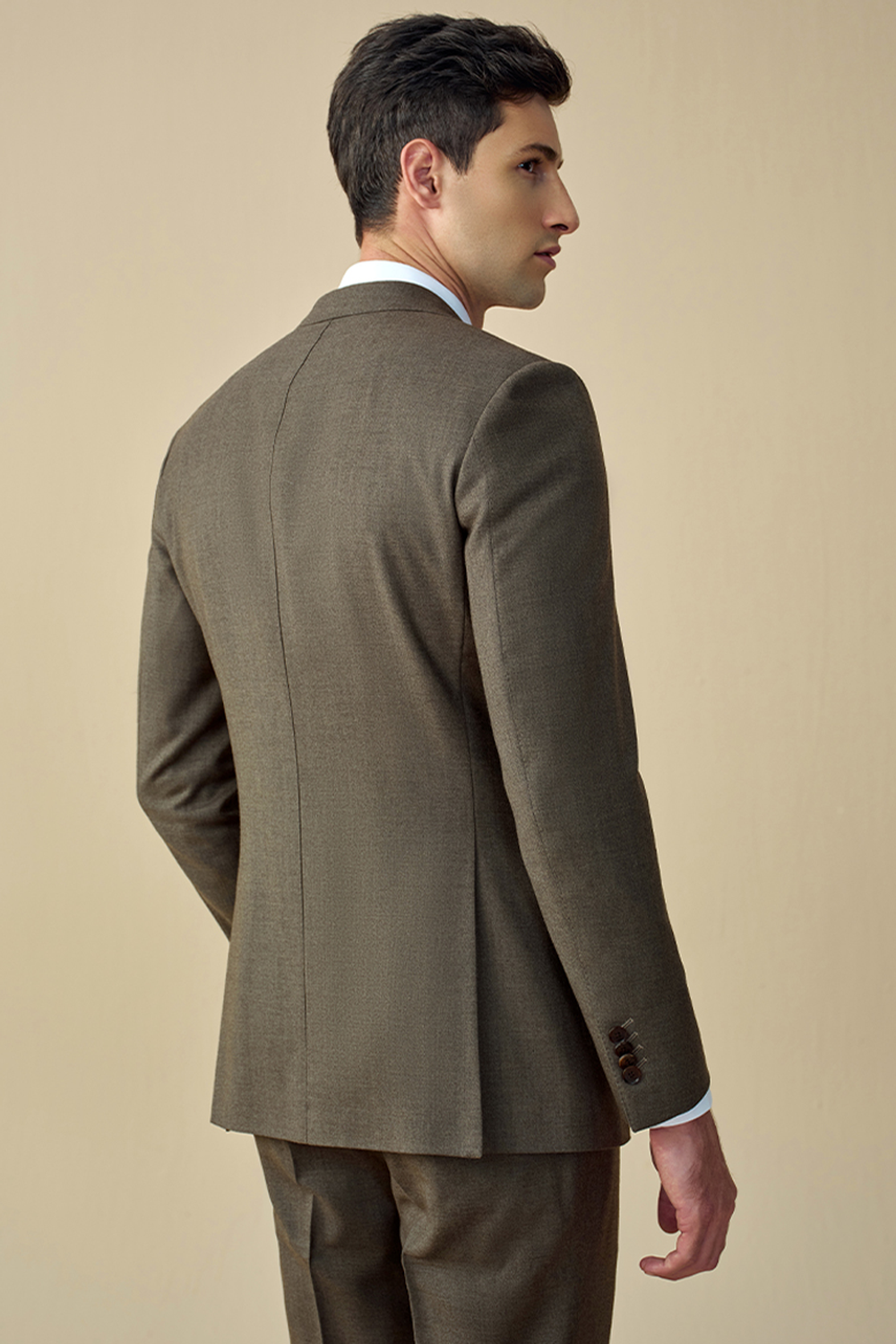 Costume single breasted, em lã tropical, com lapela notched - Marrom Khaki