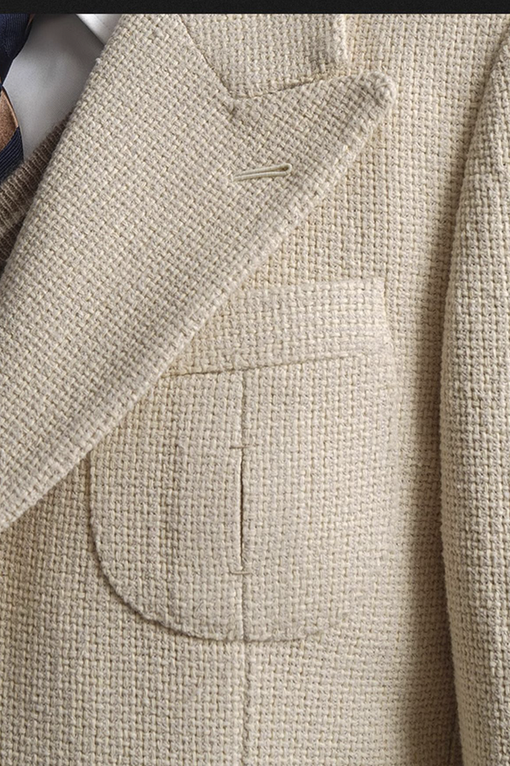 Safari Jacket, em algodão com tramas basket weave, com lapela peak e botões capotão - Off-White