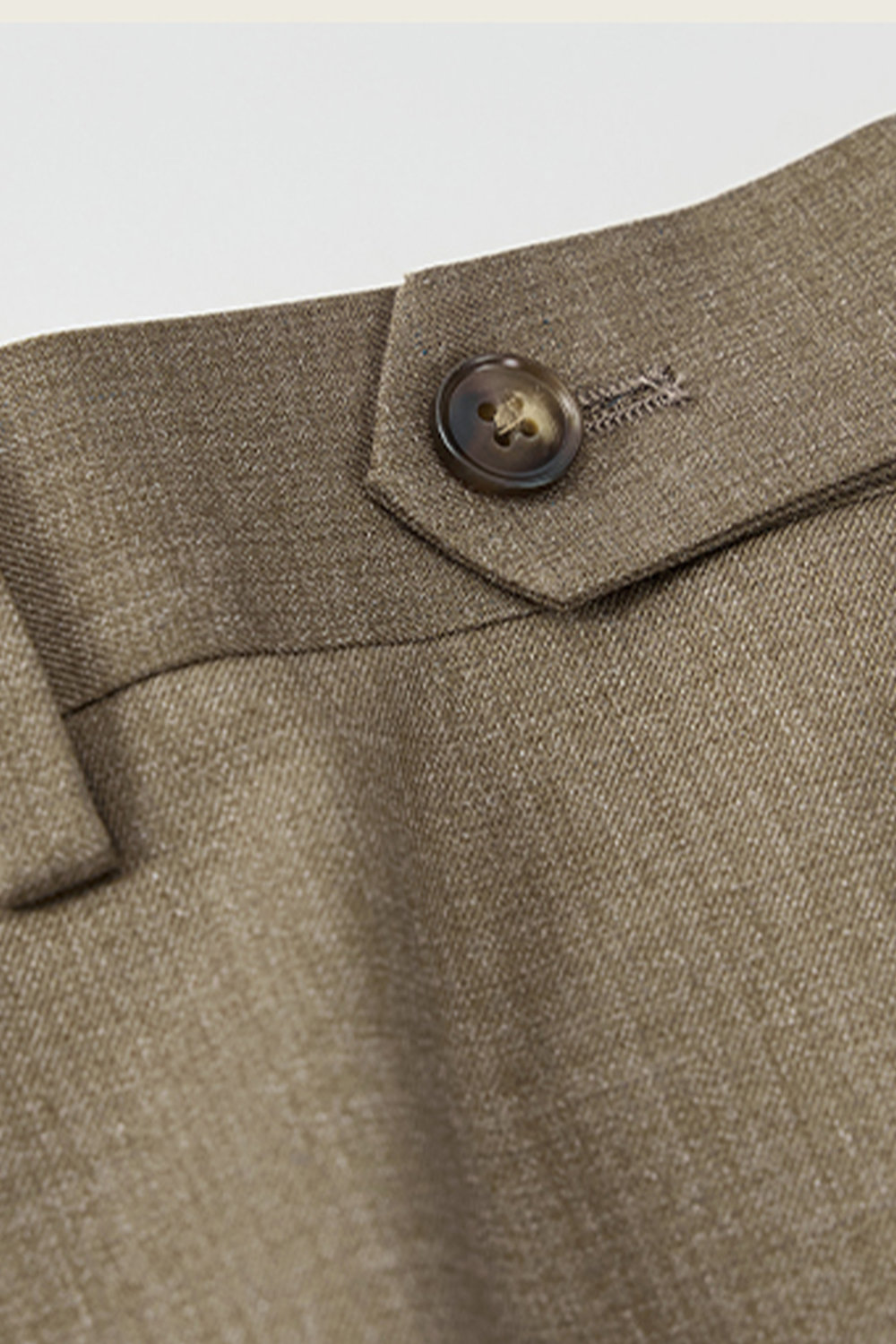 Costume single breasted em poliviscose, com lapela peak- Khaki