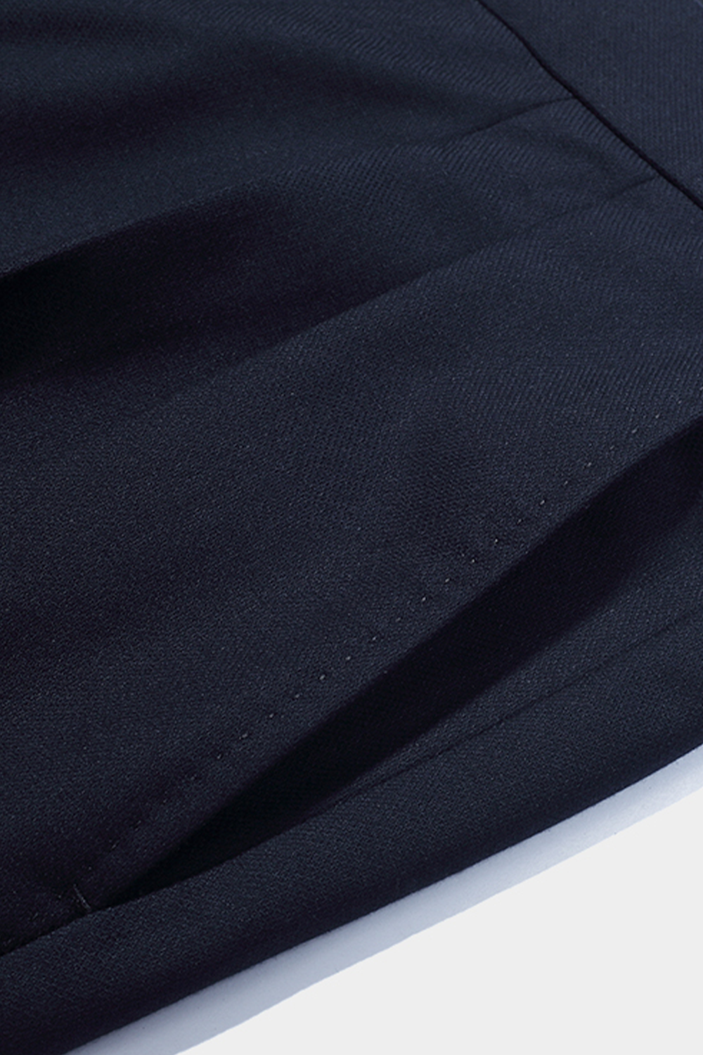 Calça em modelagem italiana, em polilã, cintura alta, com ajustadores laterais - Azul marinho