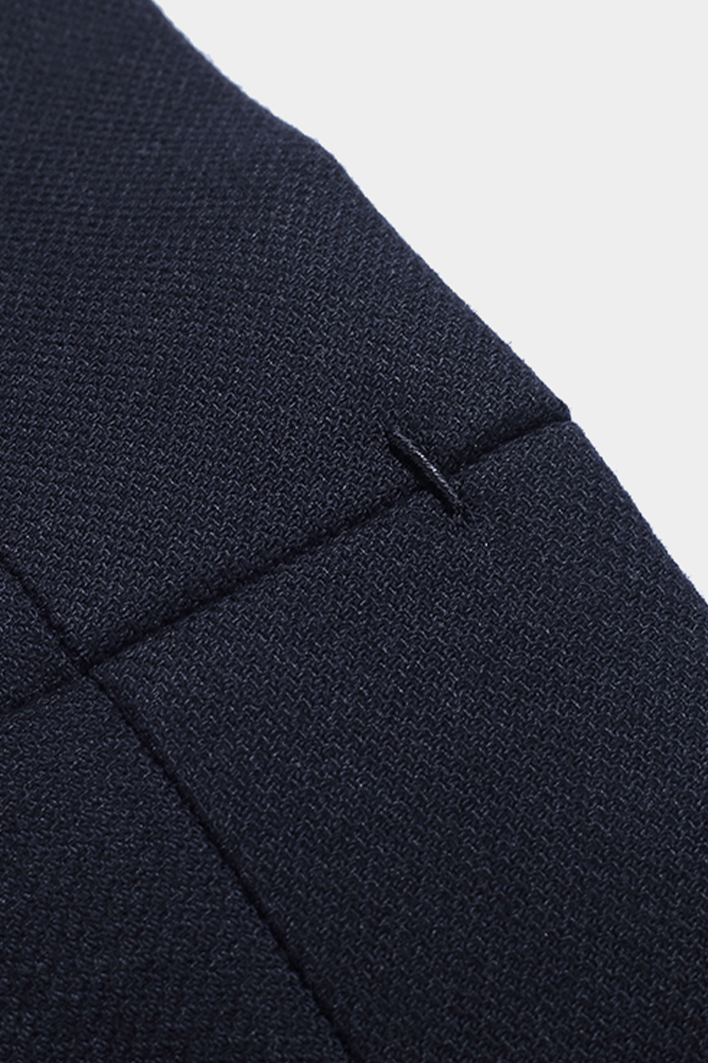 Calça em modelagem italiana, em polilã, cintura alta, com ajustadores laterais - Azul marinho
