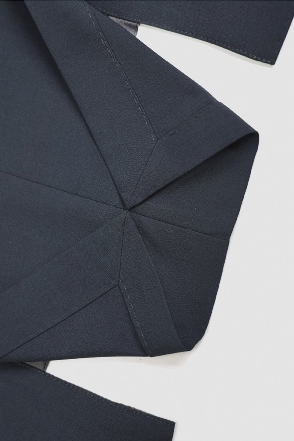 Blazer Easy Care (antimassado), desestruturado, single breasted, com lyocell e lapela notched - Azul marinho BPN