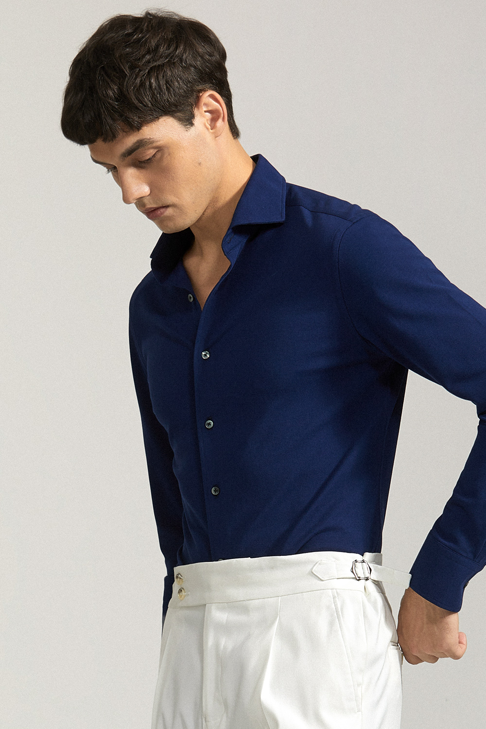 Camisa de manga comprida com colarinho windsor, com elastano - Azul marinho