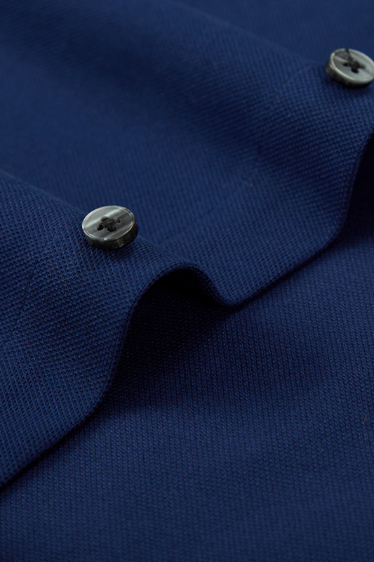 Camisa de manga comprida com colarinho windsor, com elastano - Azul marinho