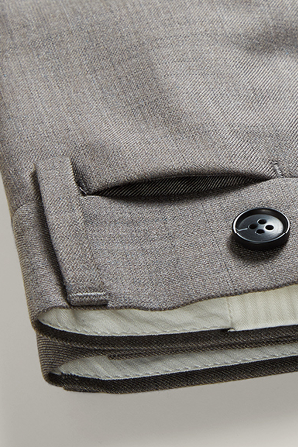 Costume single breasted em poliviscose, com lapela notched média - Cinza