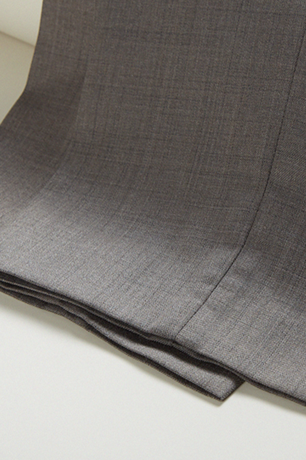 Costume single breasted em poliviscose, com lapela notched média - Cinza