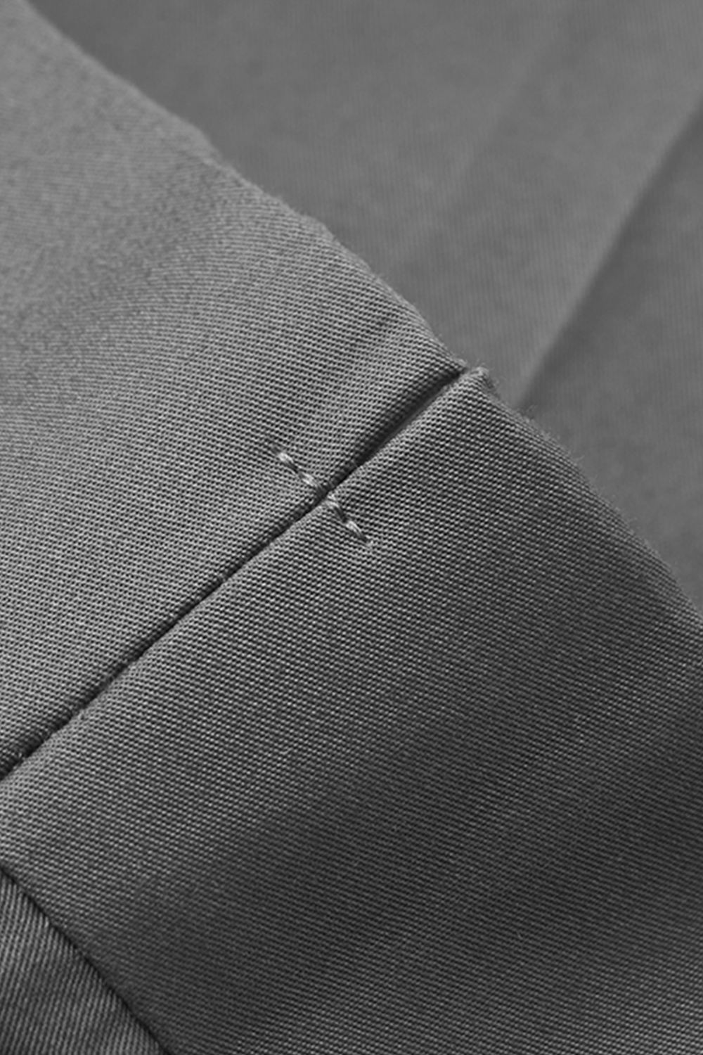 Calça de modelagem italiana, com ajustadores laterais 100% algodão - Cotone Cinza