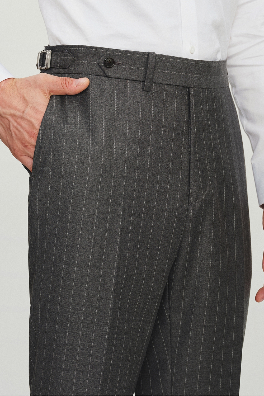 Lanifício Vitale Barberis Canonico - Costume double breasted 6x2, half canvas, lapela peak, em lã merino super 110 18.25 µ - Cinza risca de giz (VBC)
