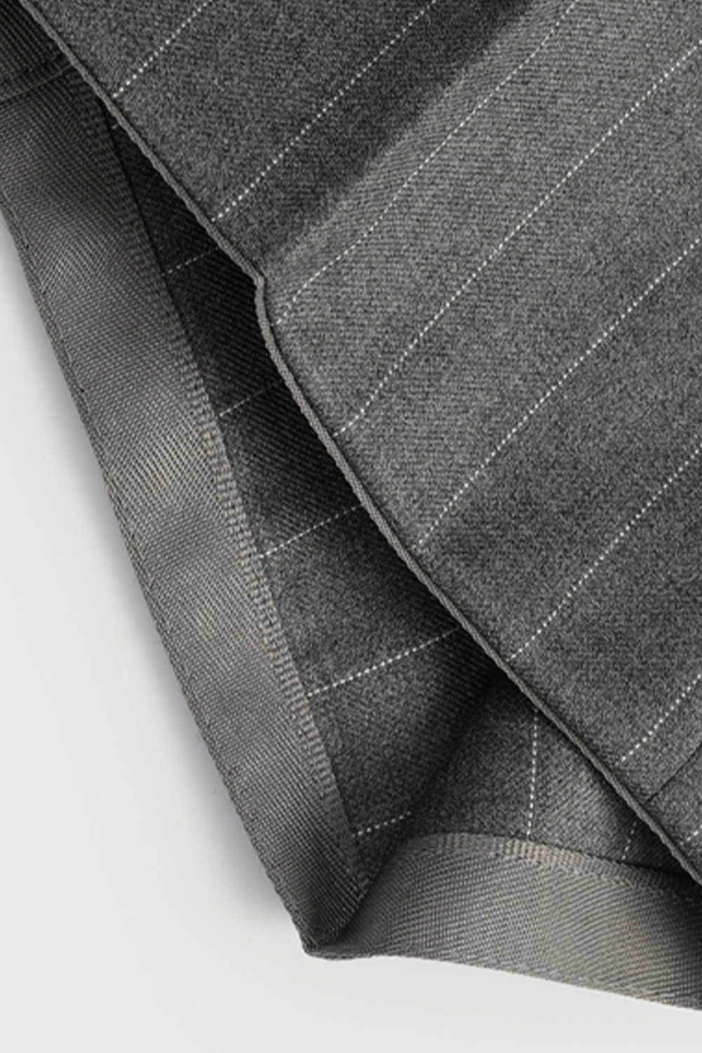 Lanifício Vitale Barberis Canonico - Costume double breasted 6x2, half canvas, lapela peak, em lã merino super 110 18.25 µ - Cinza risca de giz (VBC)