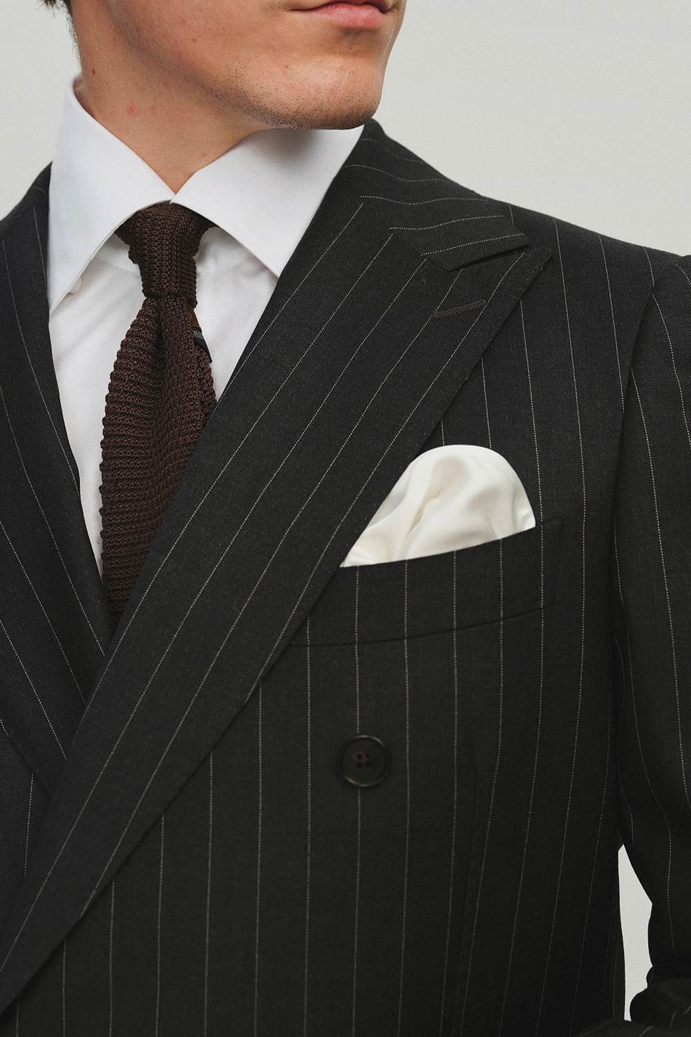 Lanifício Vitale Barberis Canonico - Costume double breasted 6x2, half canvas, lapela peak, em lã merino super 110 18.25 µ - Cinza noturno (VBC)
