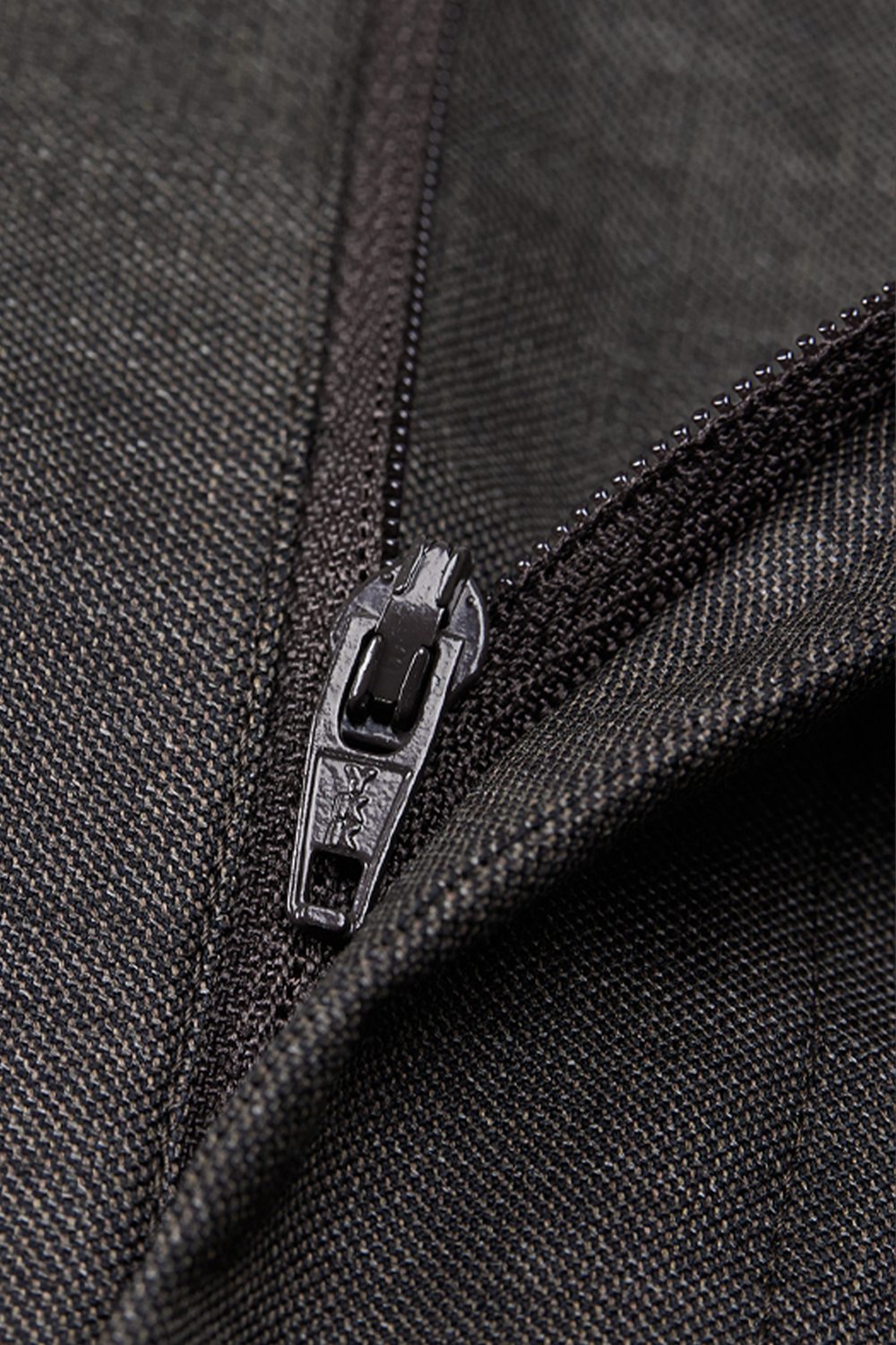 Lanifício Vitale Barberis Canonico - Costume double breasted 4x1, half canvas, lapela peak, em lã merino super 110 18.25 µ - Marrom Carvalho