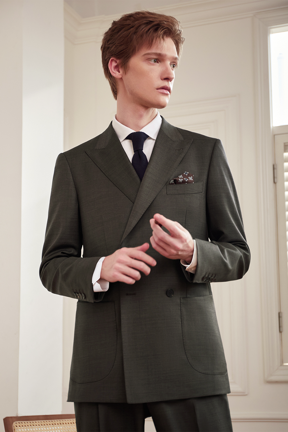 Lanifício Vitale Barberis Canonico - Costume double breasted 4x1, half canvas, lapela peak, em lã merino super 110 18.25 µ - Marrom Carvalho