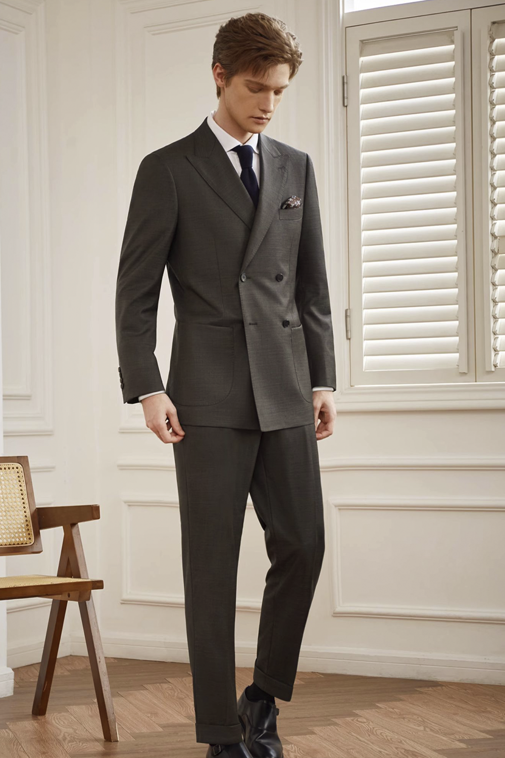 Lanifício Vitale Barberis Canonico - Costume double breasted 4x1, half canvas, lapela peak, em lã merino super 110 18.25 µ - Marrom Carvalho