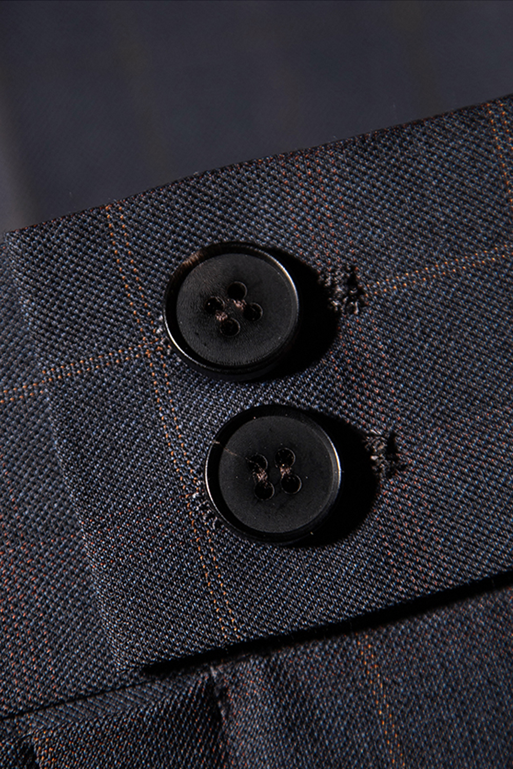 Calça em modelagem italiana, em lã tropical com cintura alta e ajustadores laterais - Glen Plaid, com overcheck laranja
