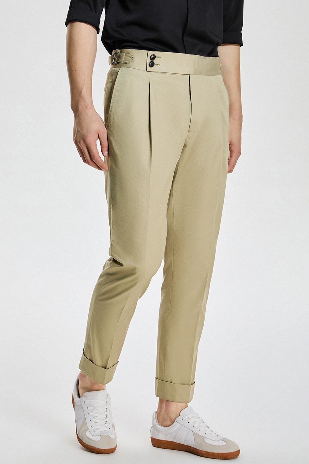 Calça de modelagem italiana, com ajustadores laterais 100% algodão - Cotone Khaki
