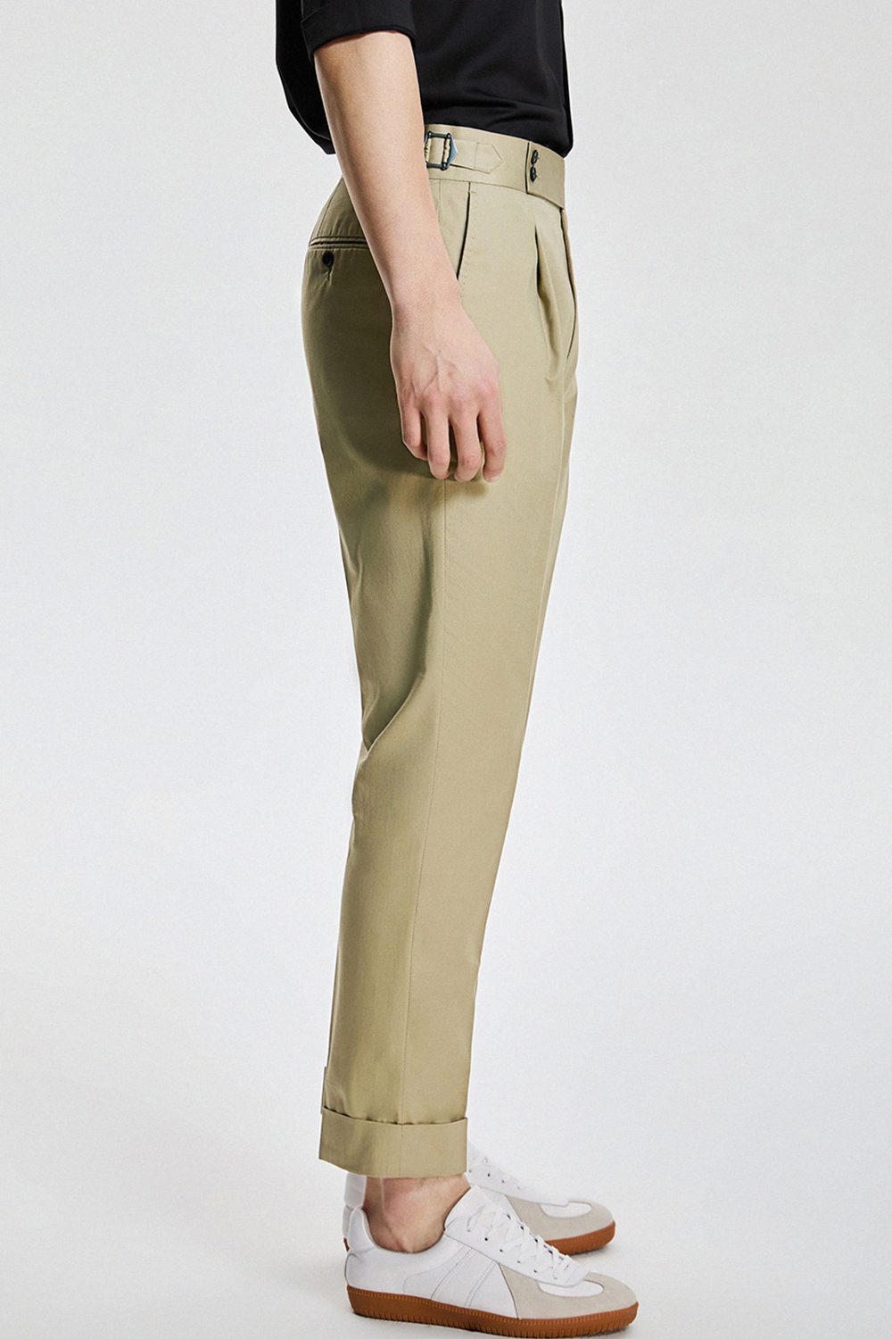 Calça de modelagem italiana, com ajustadores laterais 100% algodão - Cotone Khaki