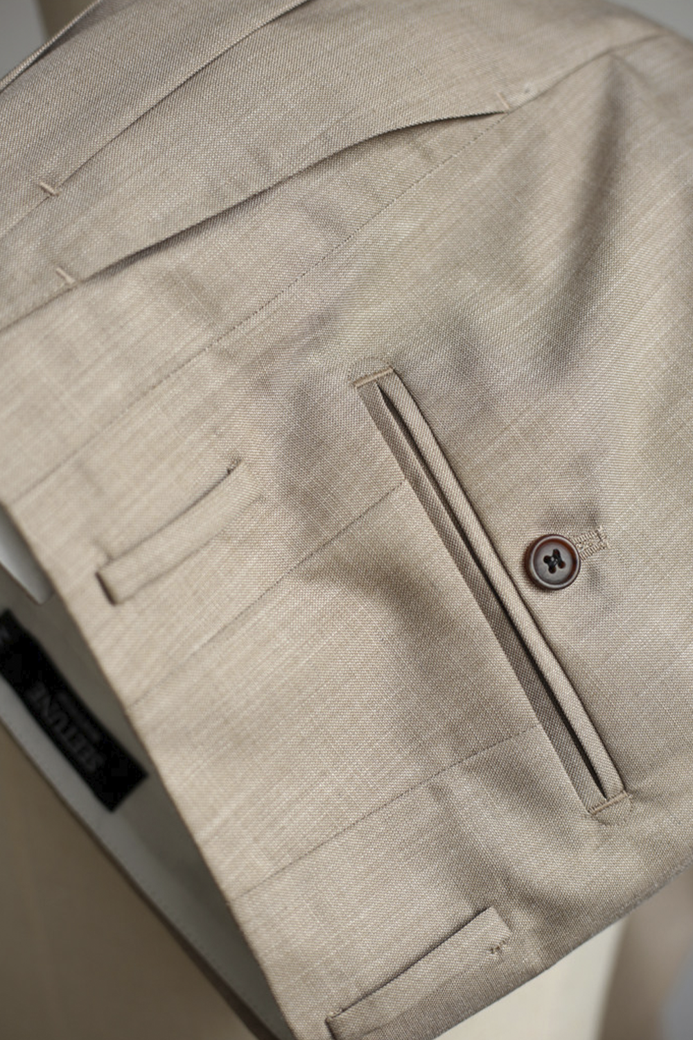 Ateliê Lynch - Calça cós de Hollywood, em linho, algodão e poliviscose - Khaki