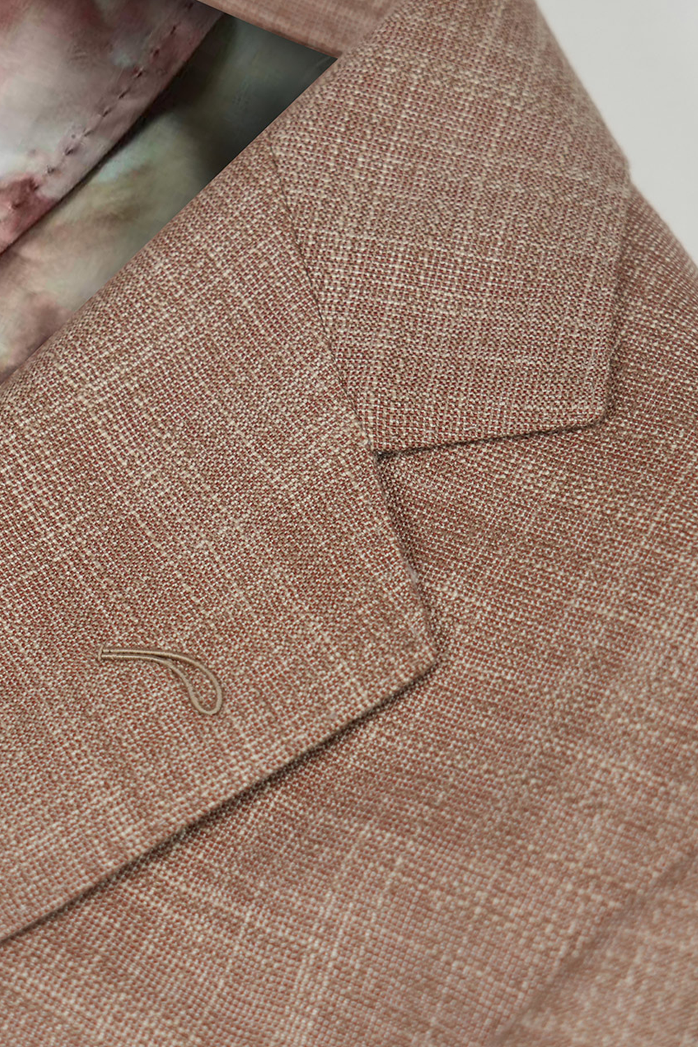 Blazer desestruturado single breasted, em lã, linho, seda e fibra de bambu, com lapela notched - Khaki Salmão BPN