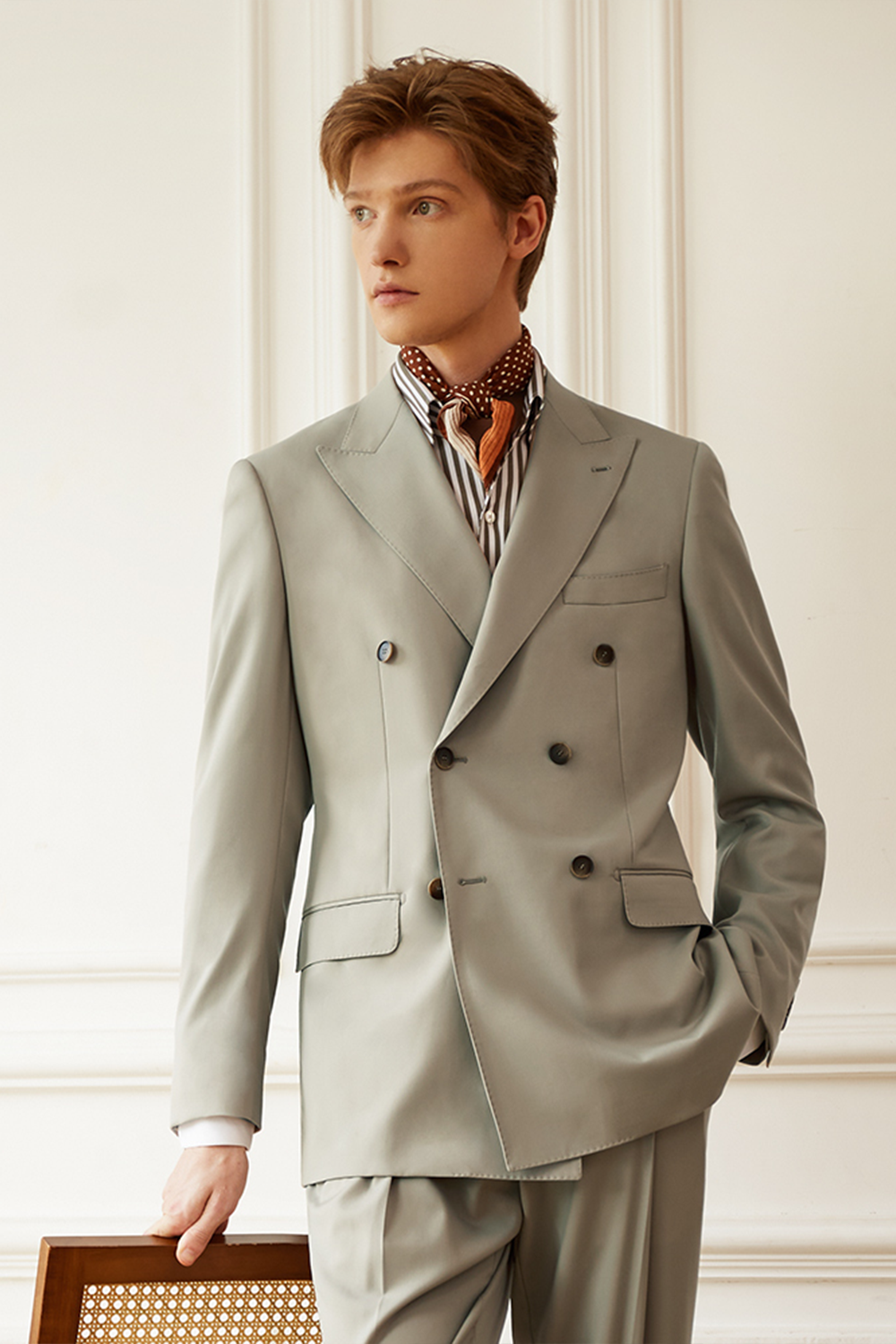 Lanifício Vitale Barberis Canonico - Costume double breasted 6x2, half canvas, lapela peak, em lã merino super 110 18.25 µ - Pérola