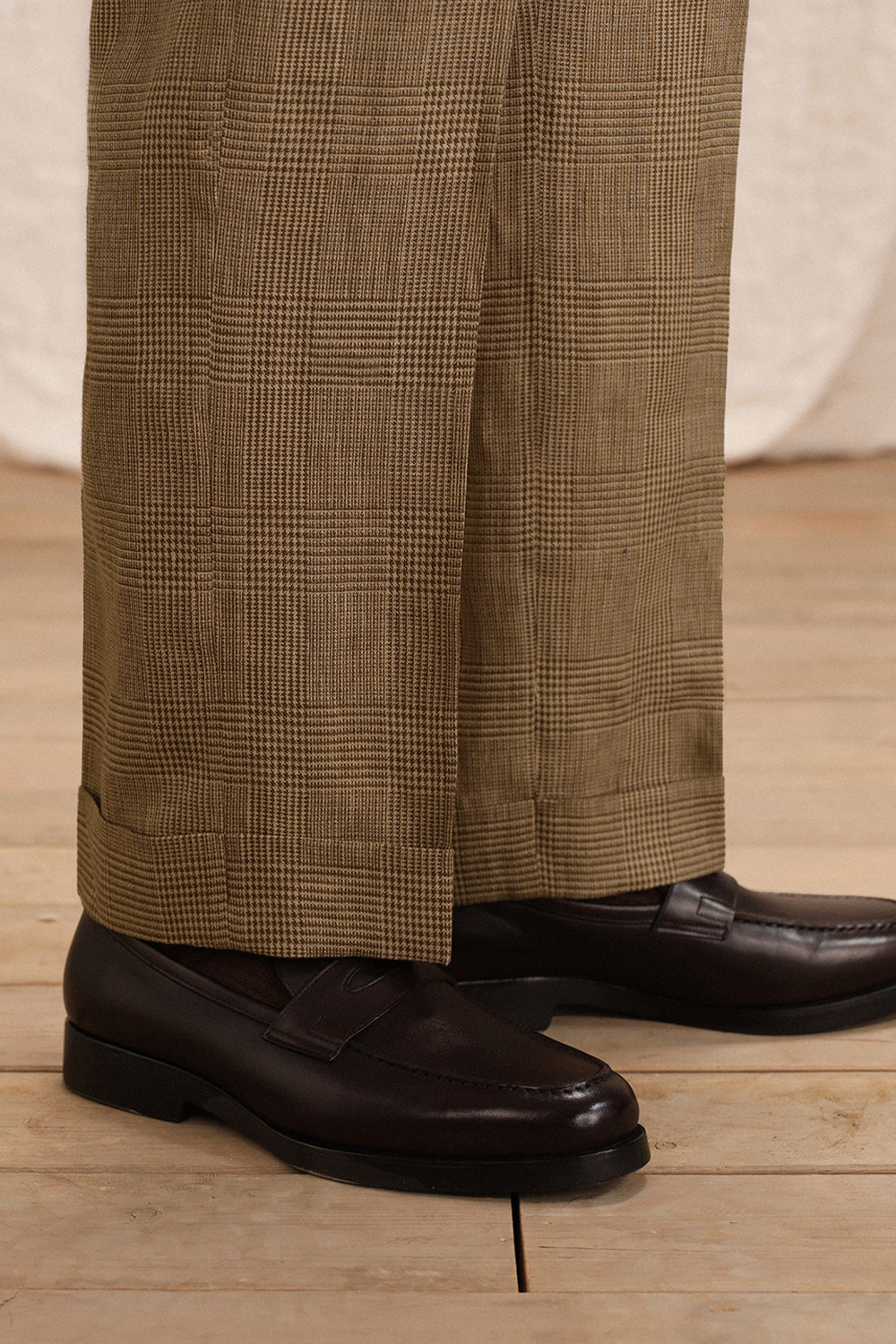 Calça de cintura alta, com pregas duplas, 100% french linho, Khaki Príncipe de Galês - ACT