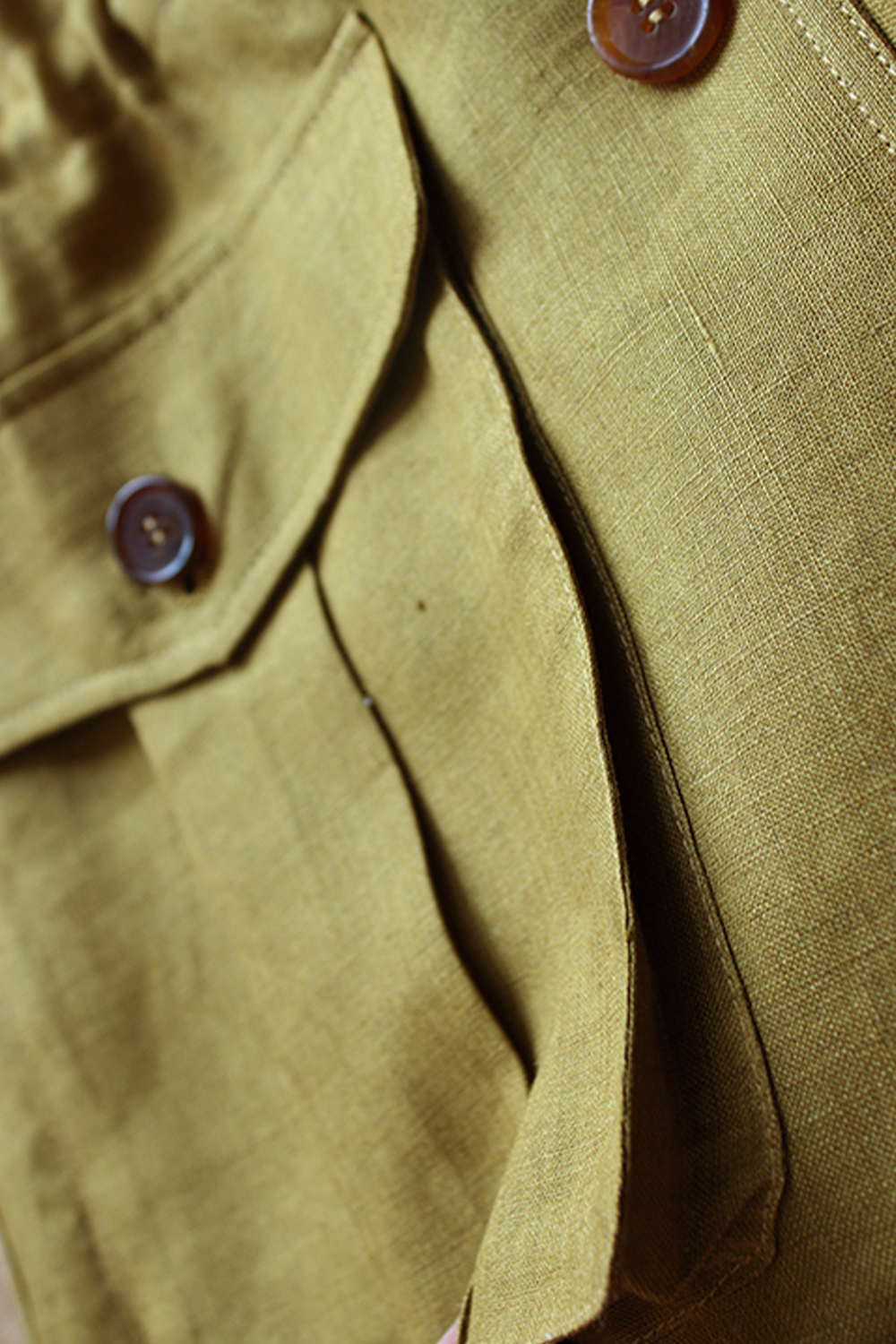 Safari Jacket desestruturado, com ajuste interno 100% linho - Verde oliva