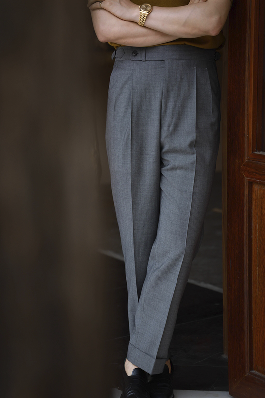 UGLENTLE - Calça em lã merino, super 120's 17.75 micron, com pregas, barra italiana e ajustadores laterais - Cinza Ardósia UGT