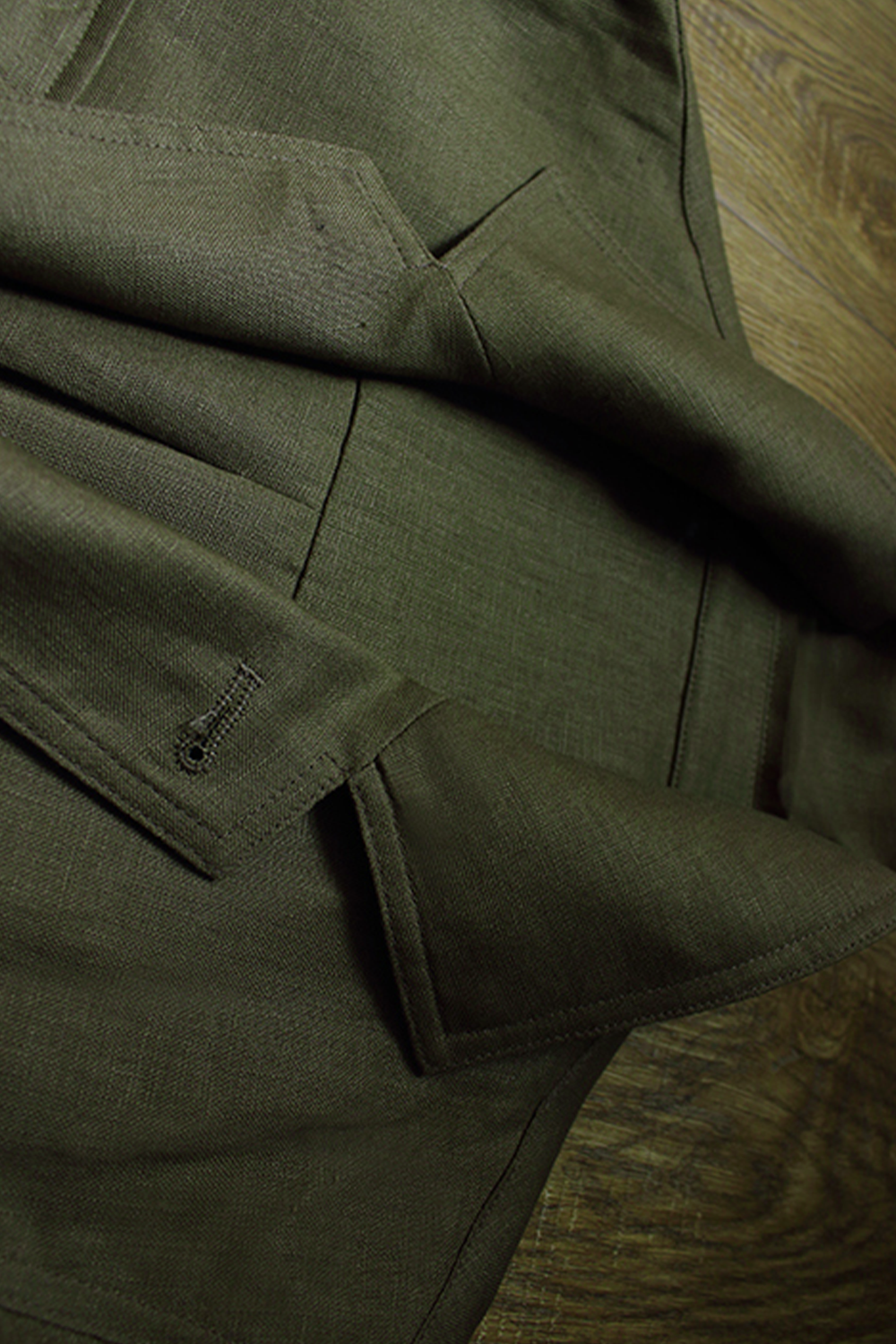 Safari Jacket desestruturado, com ajuste interno 100% linho - Verde militar