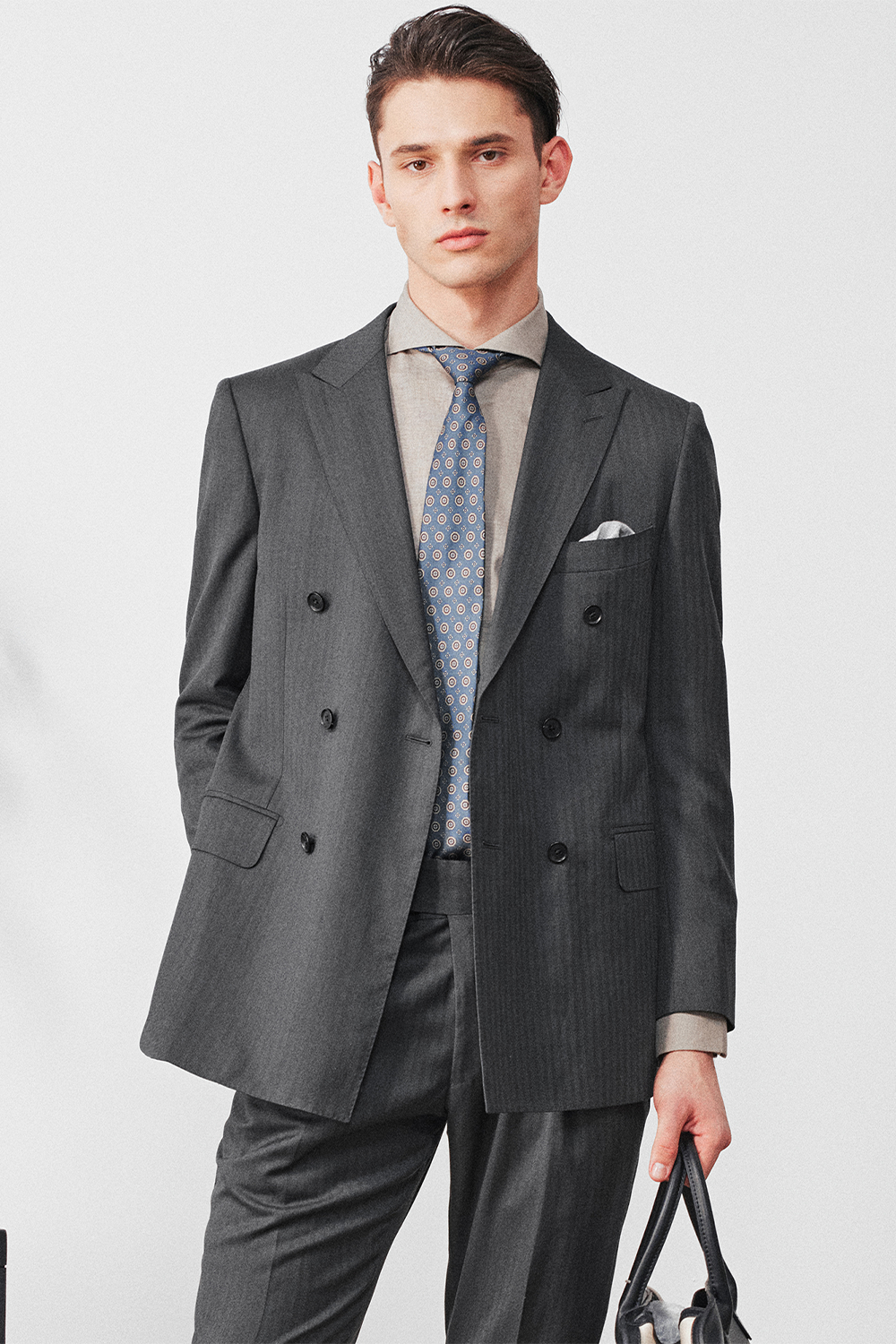 Lanifício Vitale Barberis Canonico - Costume double breasted 6x2, half canvas, lapela peak, em lã merino super 110 18.25 µ - Cinza médio espinha de peixe