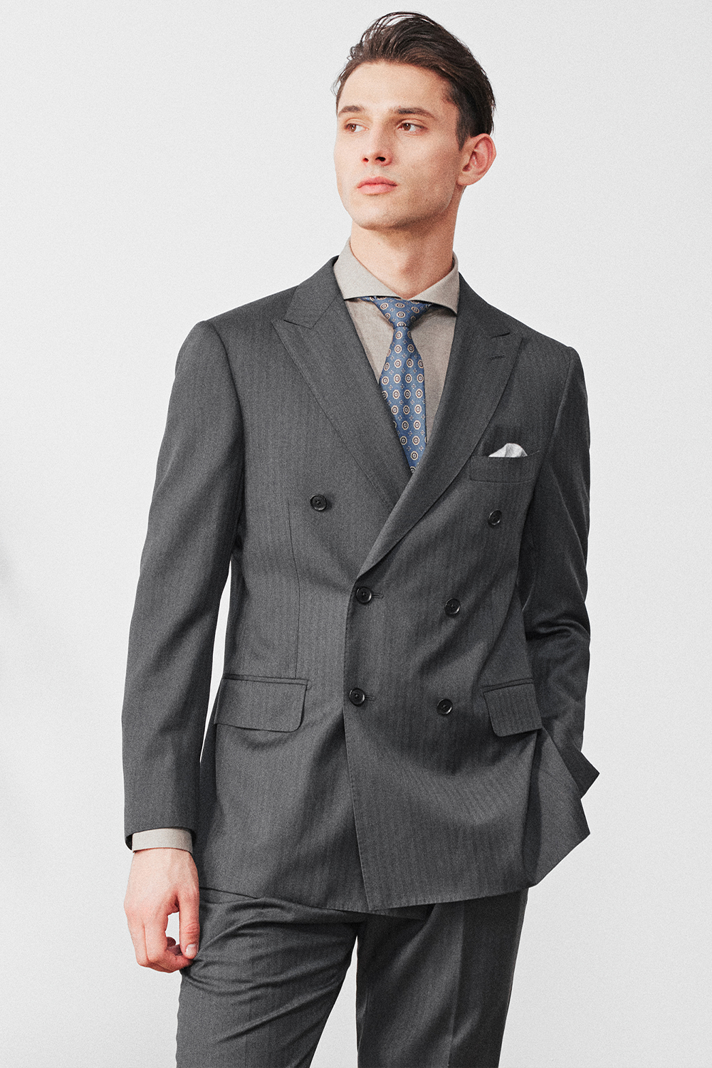 Lanifício Vitale Barberis Canonico - Costume double breasted 6x2, half canvas, lapela peak, em lã merino super 110 18.25 µ - Cinza médio espinha de peixe