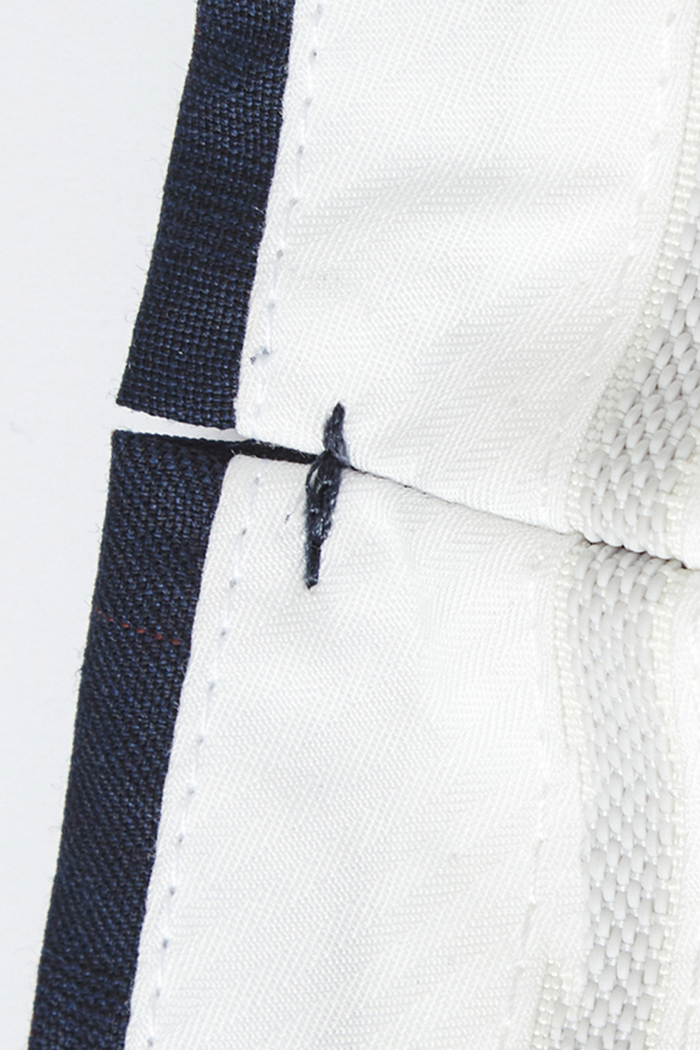 Costume single breasted half canvas, com lapela notched, 100% lã super 120'S com 17.75 µ - Azul marinho, anti rugas