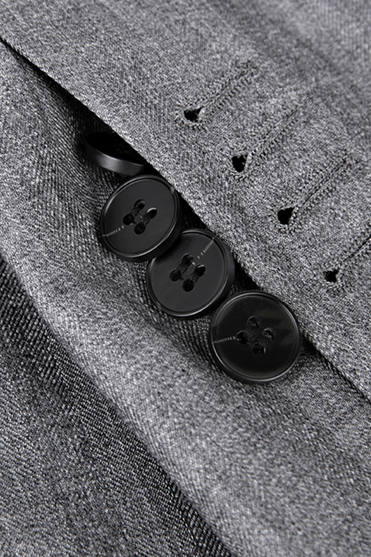 Costume double breasted 6x2, em poliviscose e elastano, com lapela peak - Cinza espinha de peixe