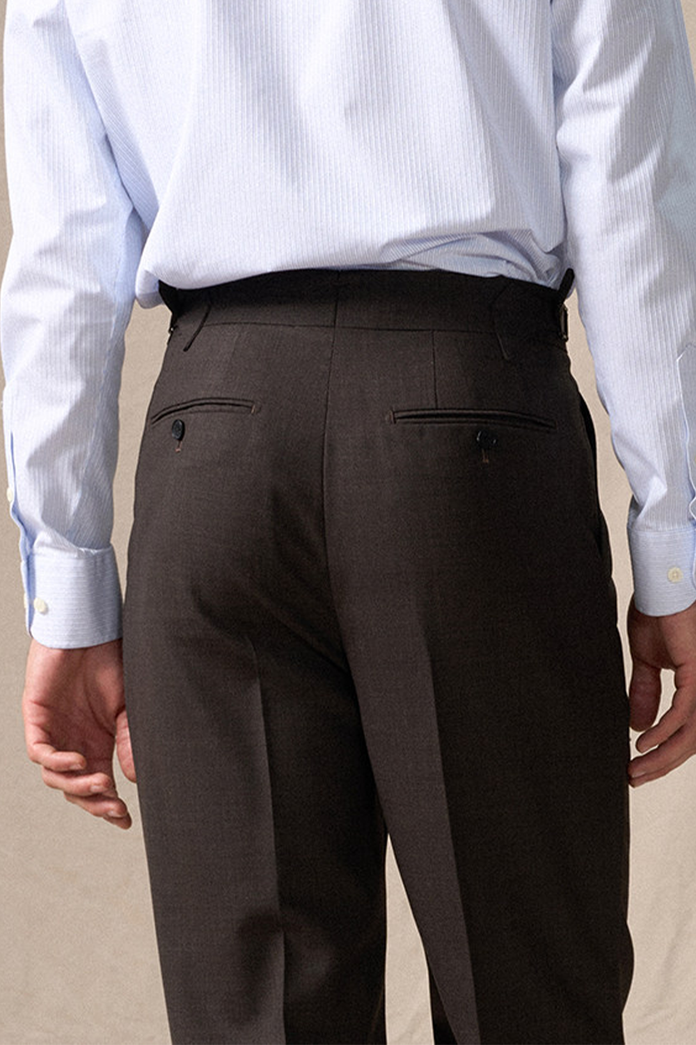 Calça de cintura alta, com pregas duplas, 100% lã merino, 110's 18.25 micron - Marrom ACT GENTLE ARMOR