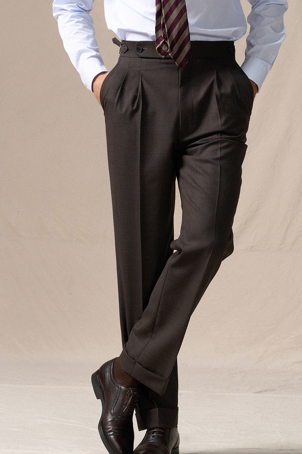 Calça de cintura alta, com pregas duplas, 100% lã merino, 110's 18.25 micron - Marrom ACT GENTLE ARMOR