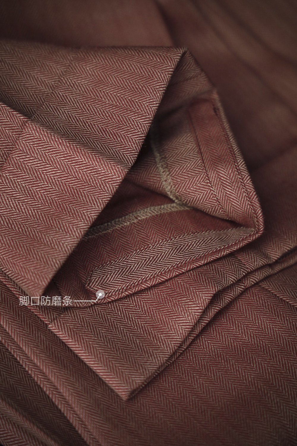 UGLENTLE  - Costume single breasted, half canvas, lapela notched, em lã com linho, - Coral espinha de peixe