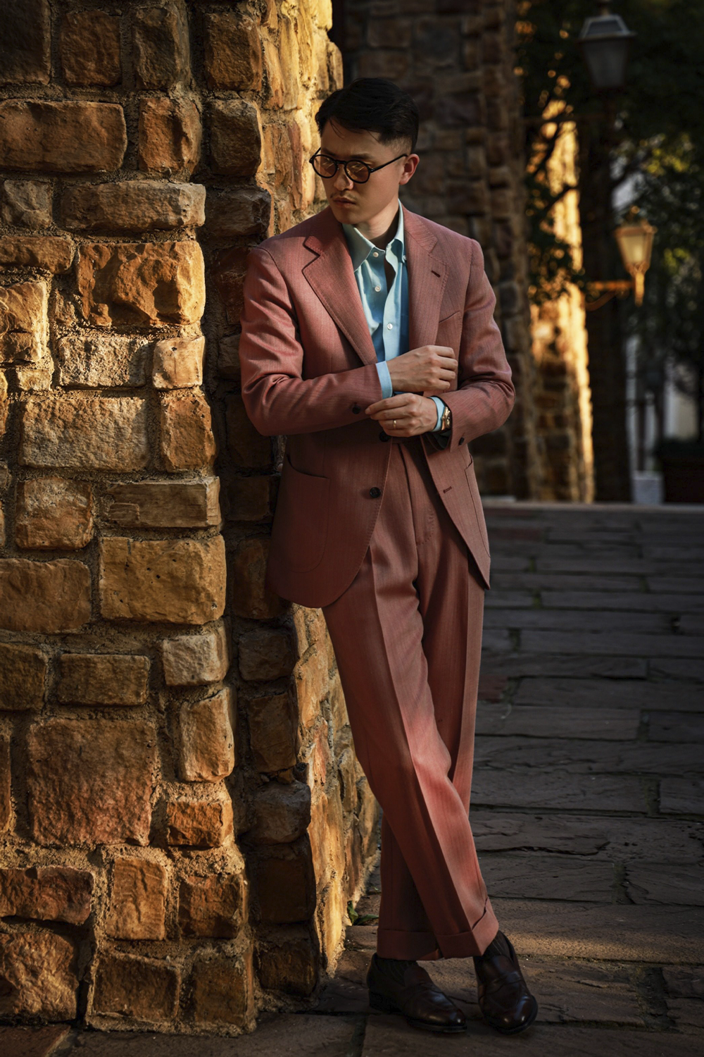 UGLENTLE  - Costume single breasted, half canvas, lapela notched, em lã com linho, - Coral espinha de peixe