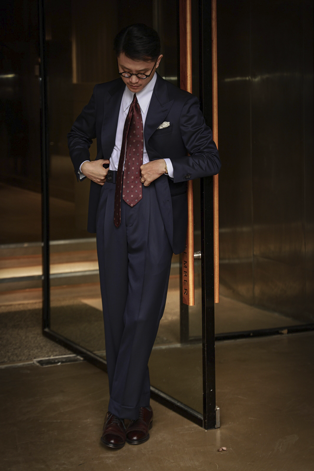 Lanifício Reda 1865 - Costume single breasted, half canvas, lapela peak, 100% lã, - Azul marinho UGENTLE