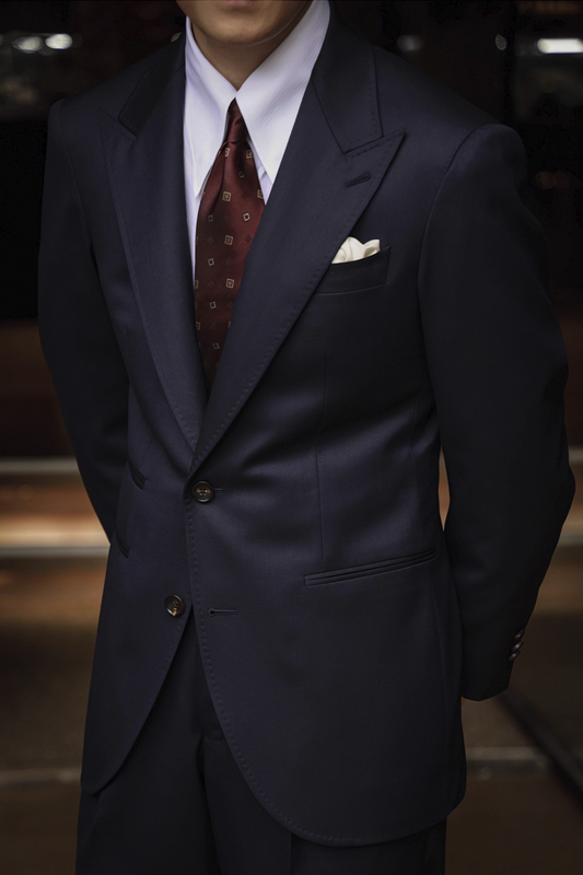 Lanifício Reda 1865 - Costume single breasted, half canvas, lapela peak, 100% lã, - Azul marinho UGENTLE